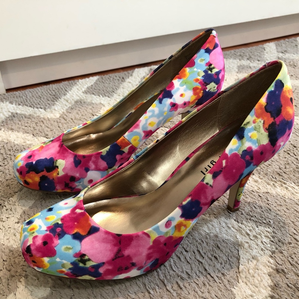 Madden Girl Floral Heel Pumps Size 9